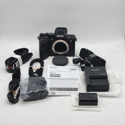 Sony Alpha A7R V 61MP Full-Frame Mirrorless Digital Camera 766601 Shutter Count