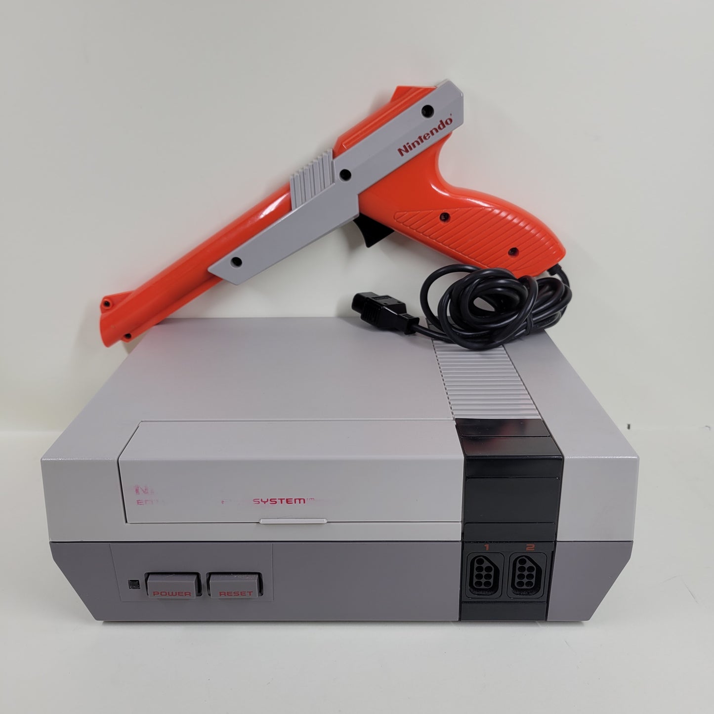 Nintendo Entertainment System NES Video Game Console NES-001 Gray