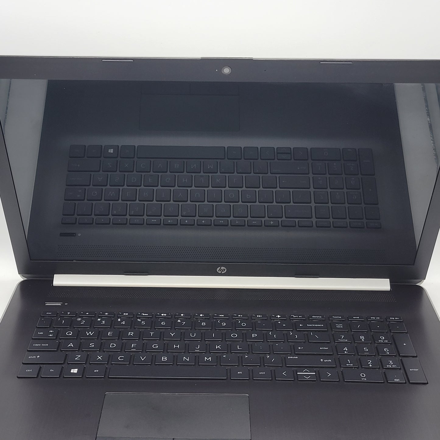 HP Laptop 17-ca0016ds 17" A9-9425 3.1GHz 8GB RAM 256GB SSD