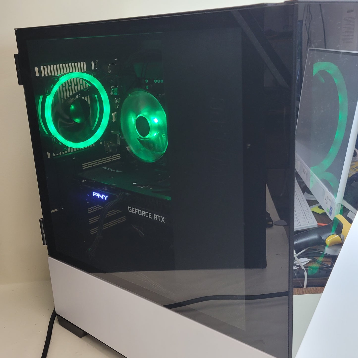 CyberPower Custom PC Ryzen 5 5600X 3.70GHz 16GB RAM 512GB SSD GeForce RTX 3060