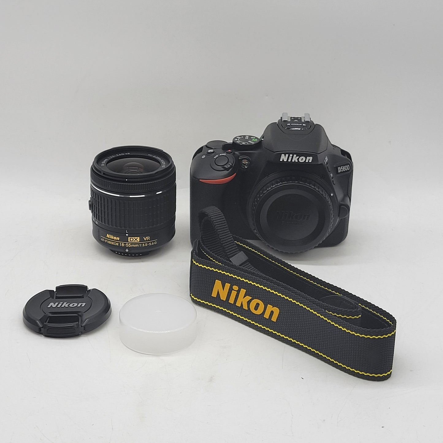 Nikon D5600 24.2MP Digital SLR DSLR Camera 68 Shutter Count With Lens