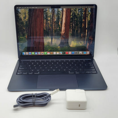 2022 Apple MacBook Air 13.6" M2 8 Core 3.5GHz 16GB RAM 256GB SSD A2681