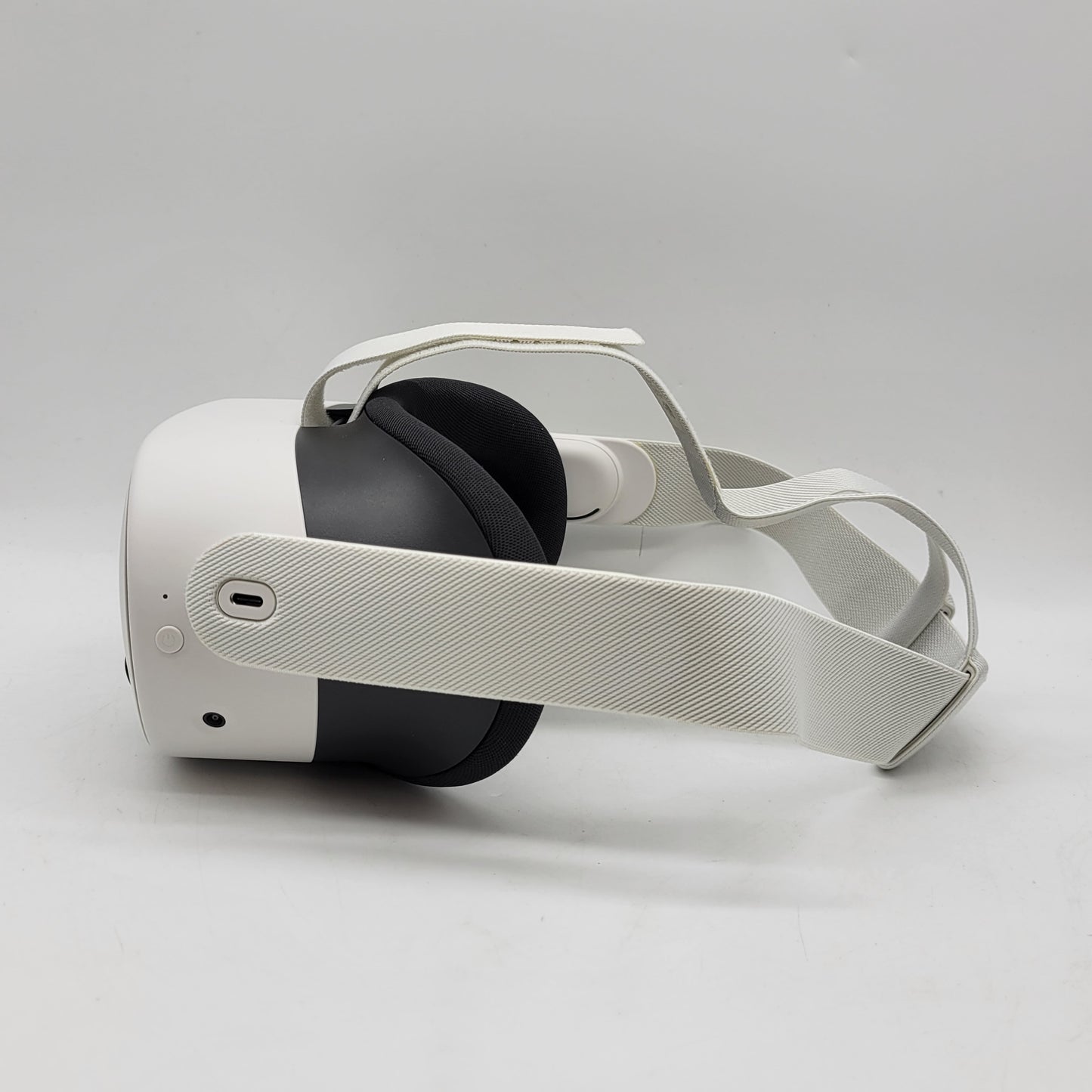 Meta Quest 3S 256GB Standalone All-in-One VR Headset P97