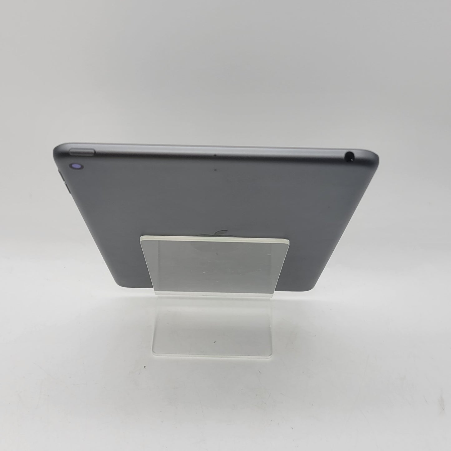 WiFi Only Apple iPad Mini 5th Gen 64GB 26.0.1 Space gray MUQW2LL/A