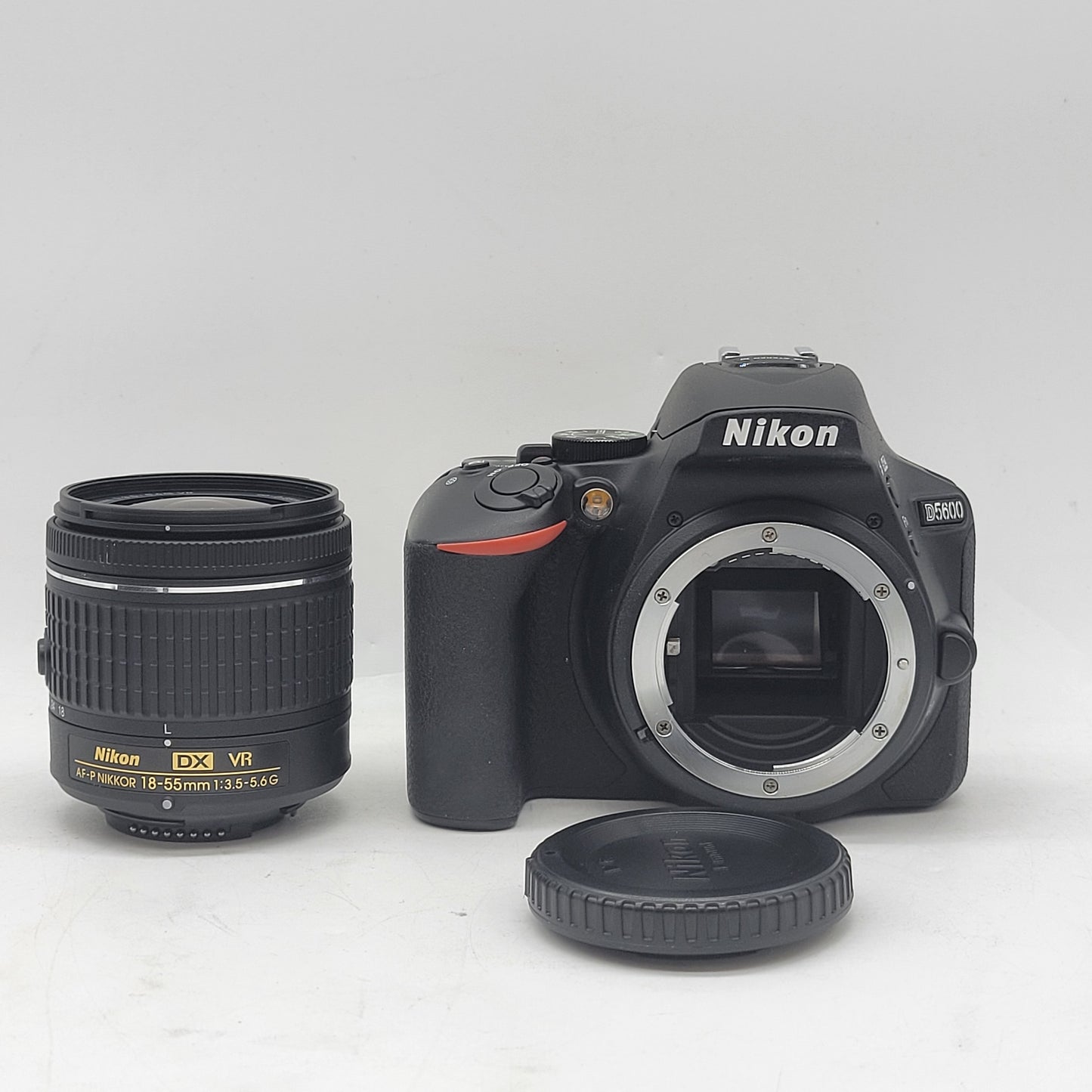 Nikon D5600 24.2MP Digital SLR DSLR Camera 68 Shutter Count With Lens