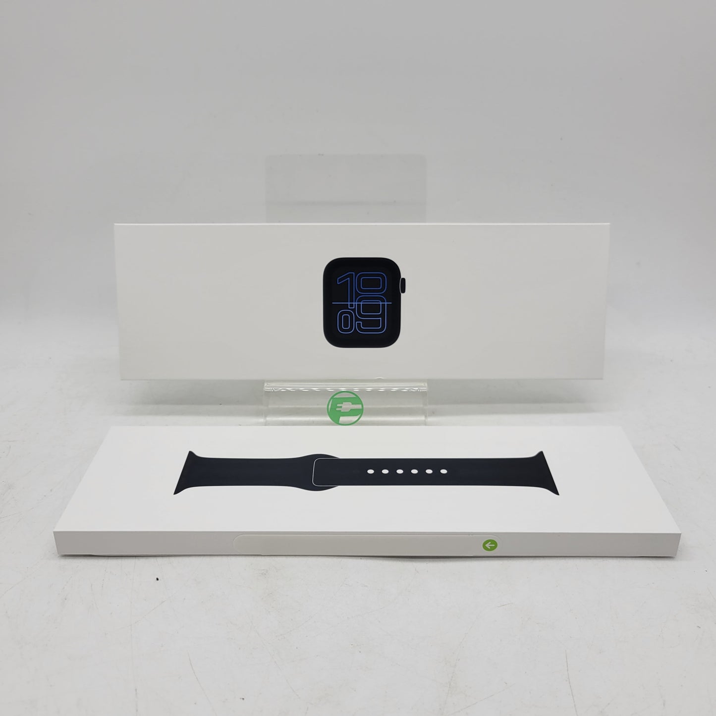 New GPS Only Apple Watch SE 3 40MM Midnight Aluminum Midnight Band MEH94LW/A