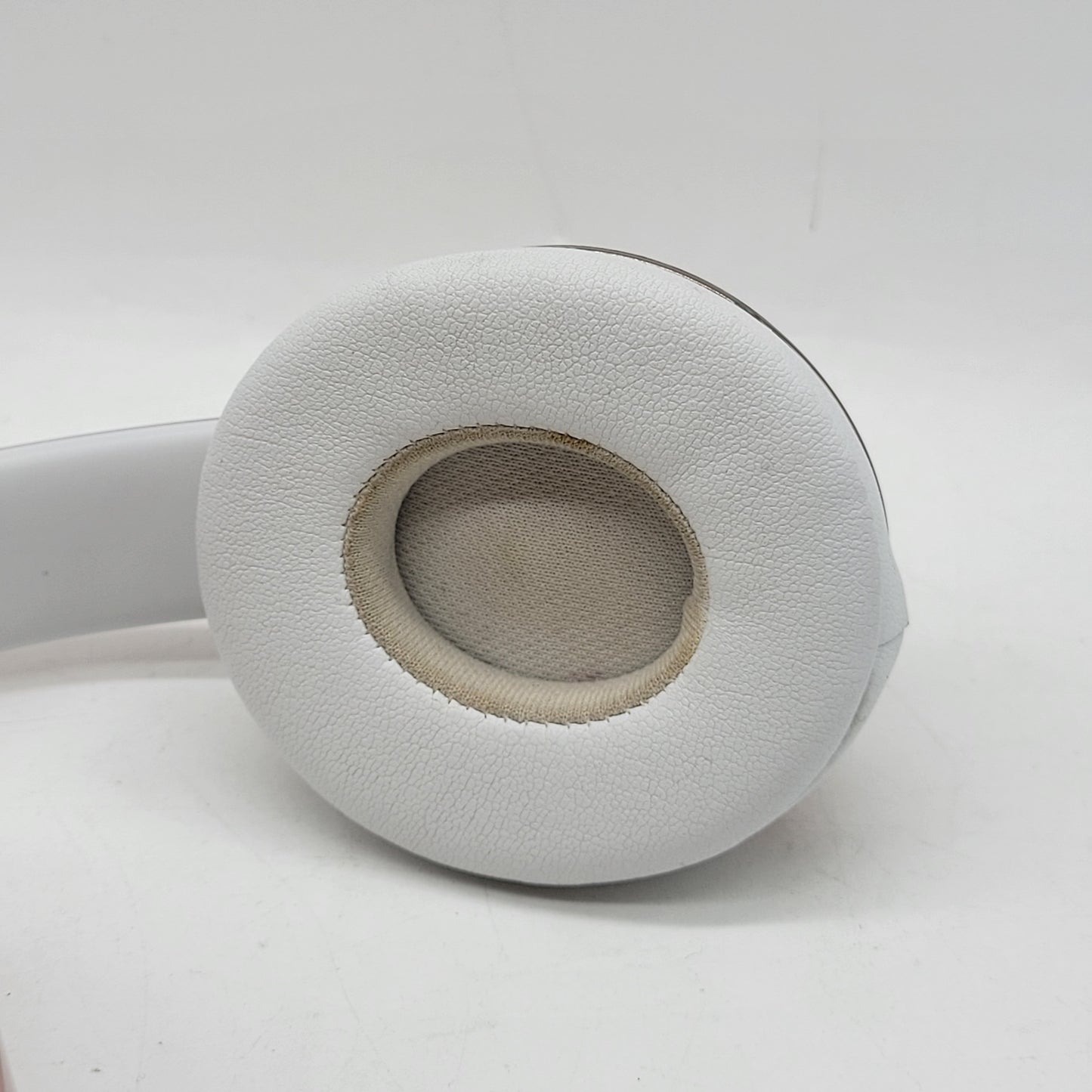 Beats Solo3 Wireless Over-Ear Bluetooth Headphones Cloud Pink A17969