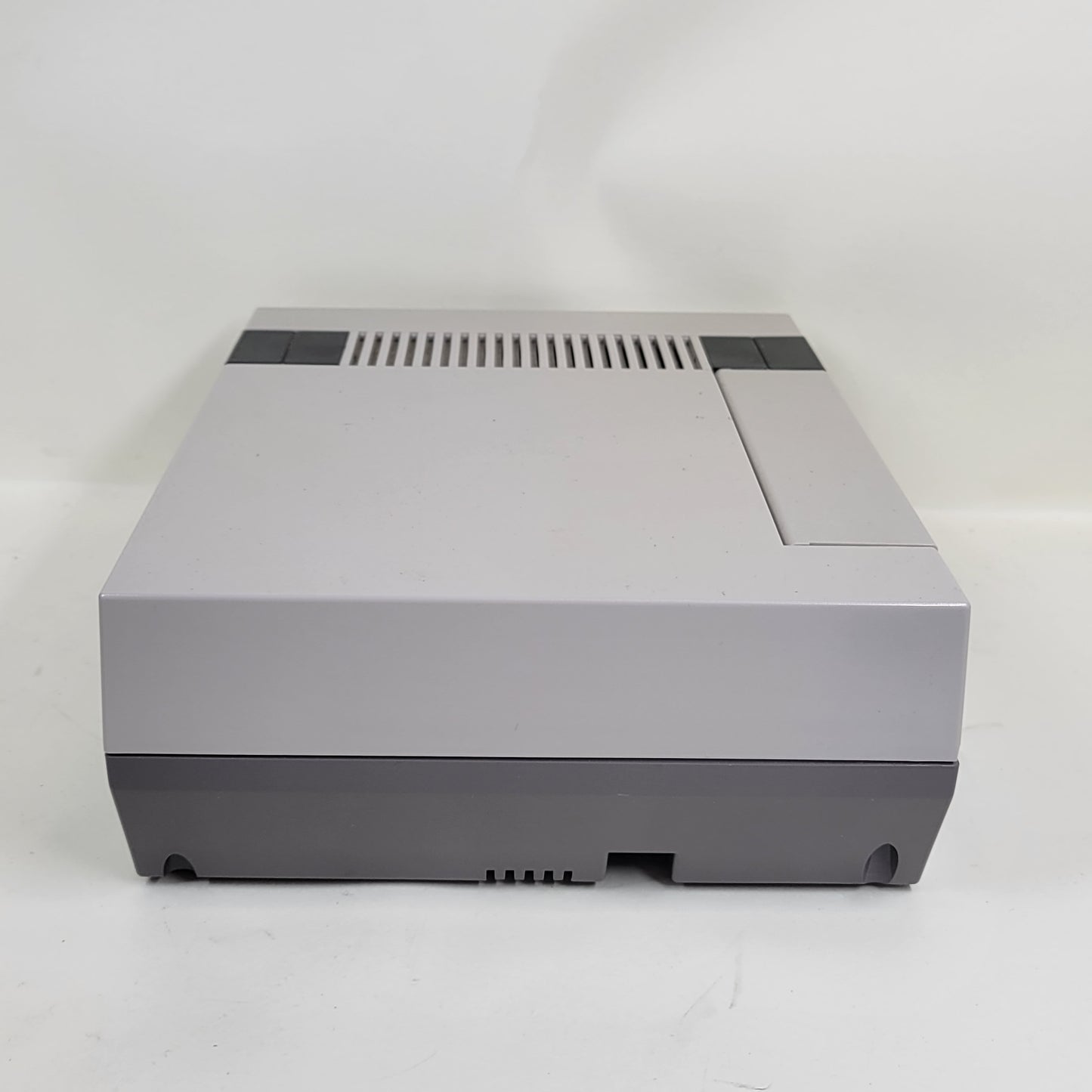 Nintendo Entertainment System NES Video Game Console NES-001 Gray