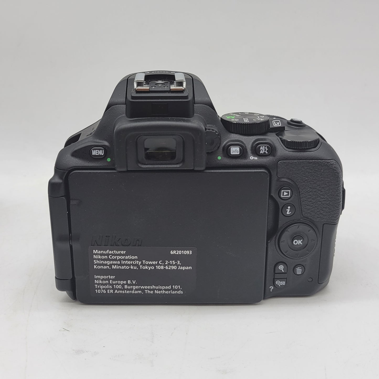 Nikon D5600 24.2MP Digital SLR DSLR Camera 68 Shutter Count With Lens
