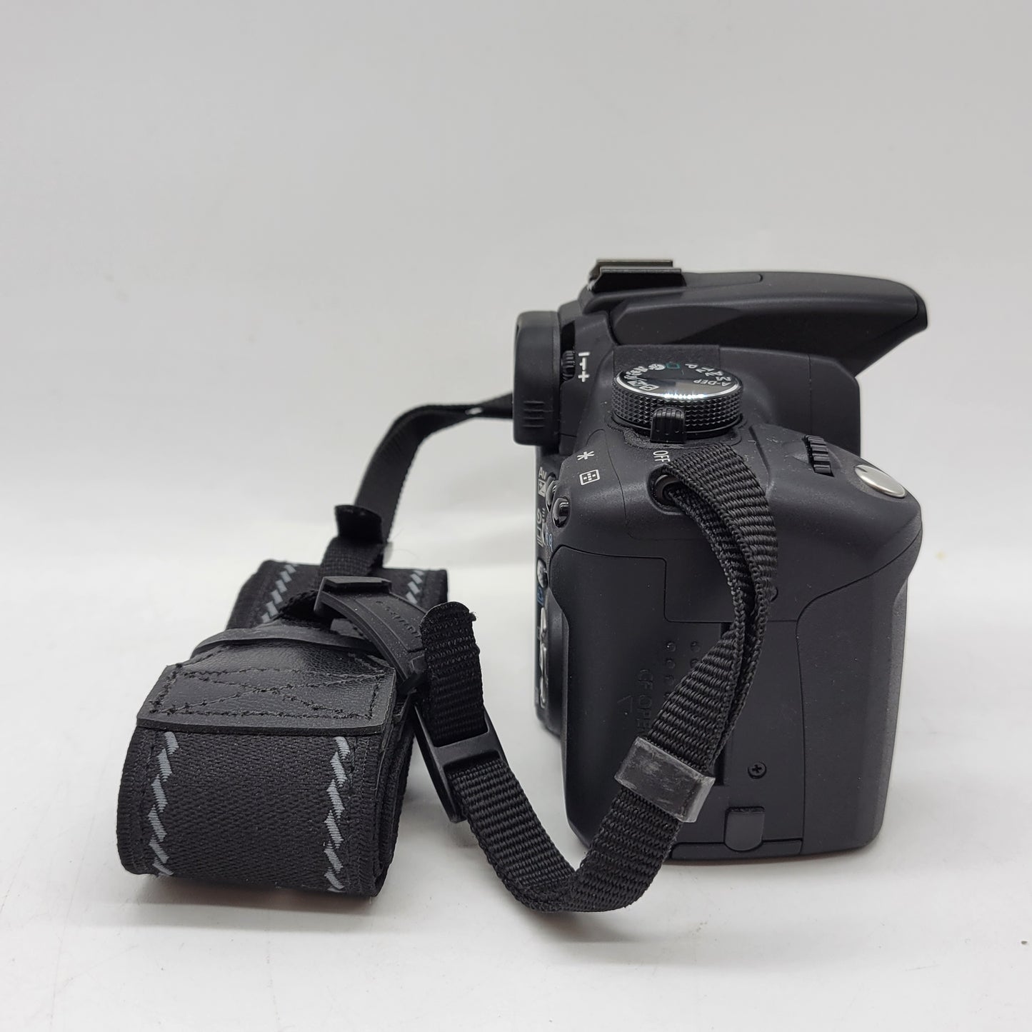 Canon EOS Rebel XT 8.0MP Digital SLR Camera