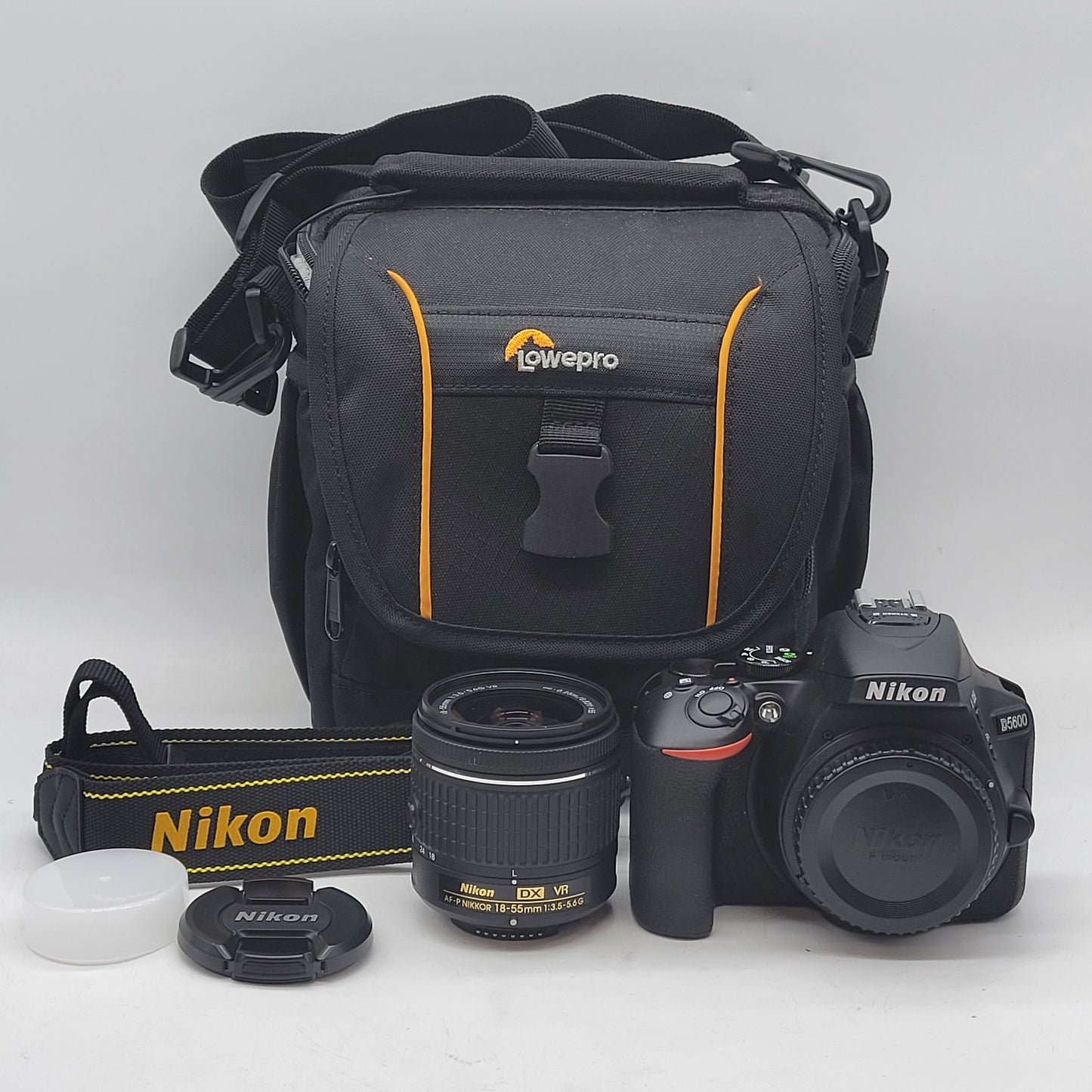 Nikon D5600 24.2MP Digital SLR DSLR Camera 68 Shutter Count With Lens