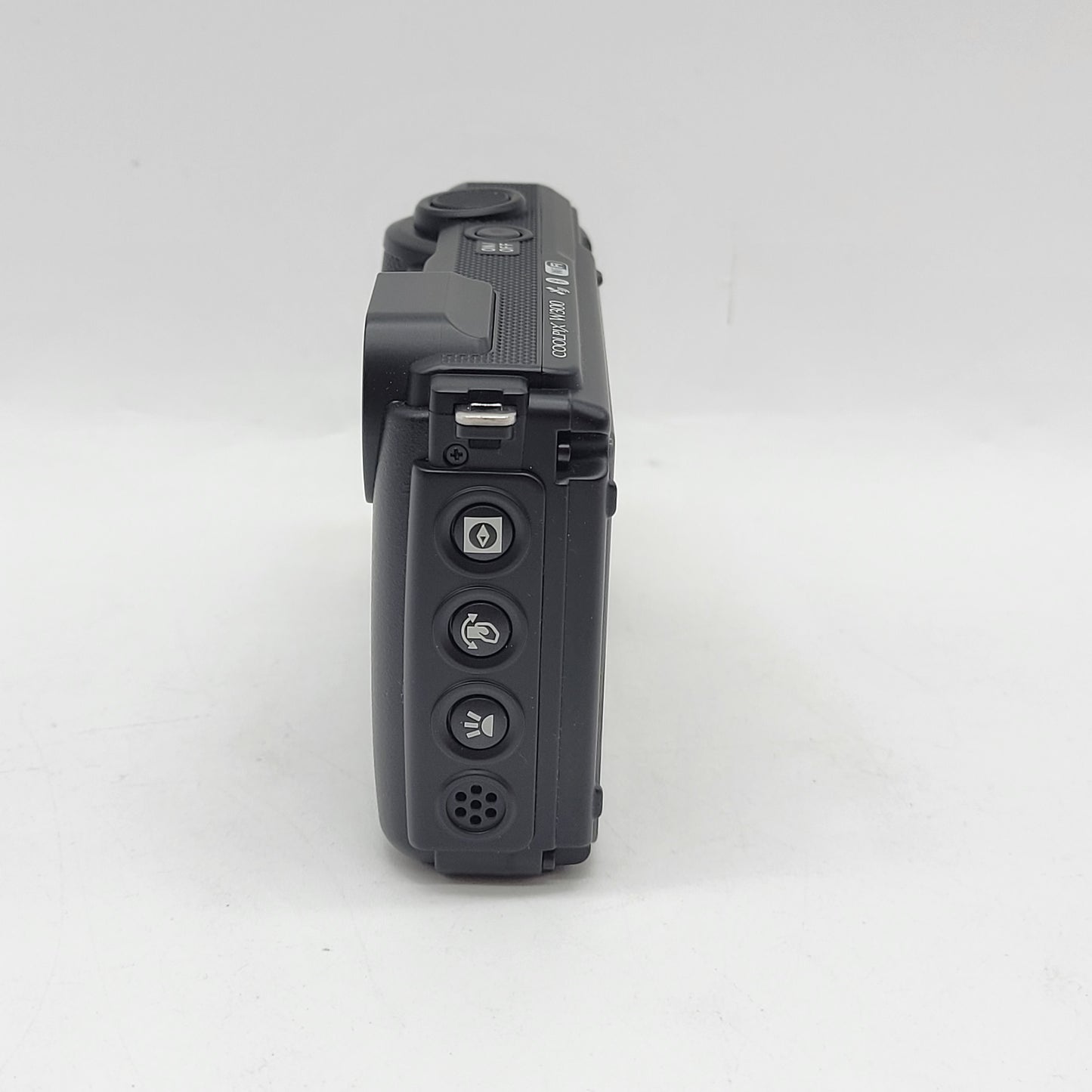 Nikon COOLPIX W300 16.0MP Digital Point And Shoot Camera