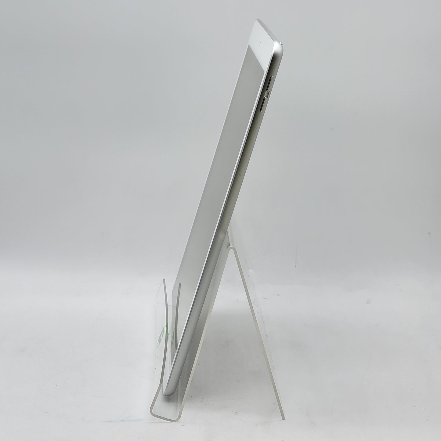 WiFi Only Apple iPad 7th Gen 128GB Silver MW782LL/A