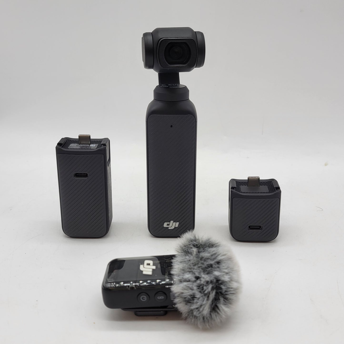 DJI Osmo Pocket 3 Creator Combo 9.4MP Action Camera PP-101