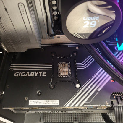 NZXT Custom PC Core Ultra 7 265KF 3.90GHz 32GB RAM 2TB SSD Gigabyte RTX 5080