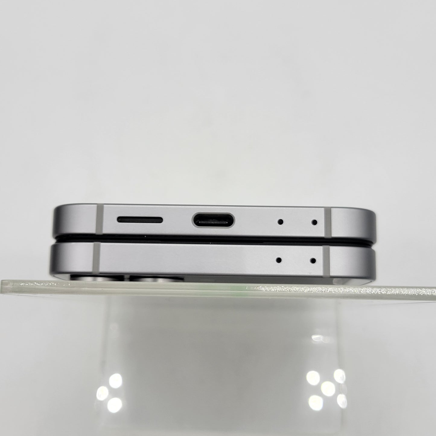 Unlocked Samsung Galaxy Z Flip6 12GB RAM 256GB SM-F741U Silver Shadow