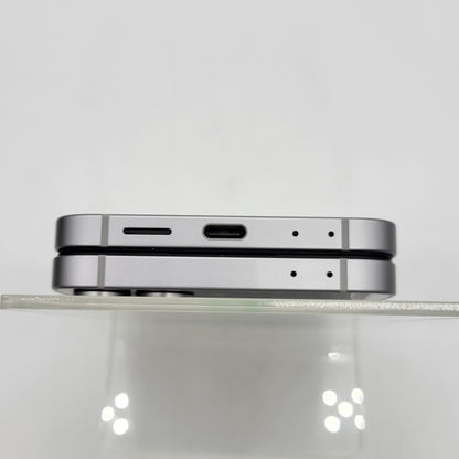 Unlocked Samsung Galaxy Z Flip6 12GB RAM 256GB SM-F741U Silver Shadow