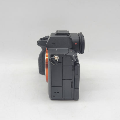 Sony Alpha A7R V 61MP Full-Frame Mirrorless Digital Camera 766601 Shutter Count