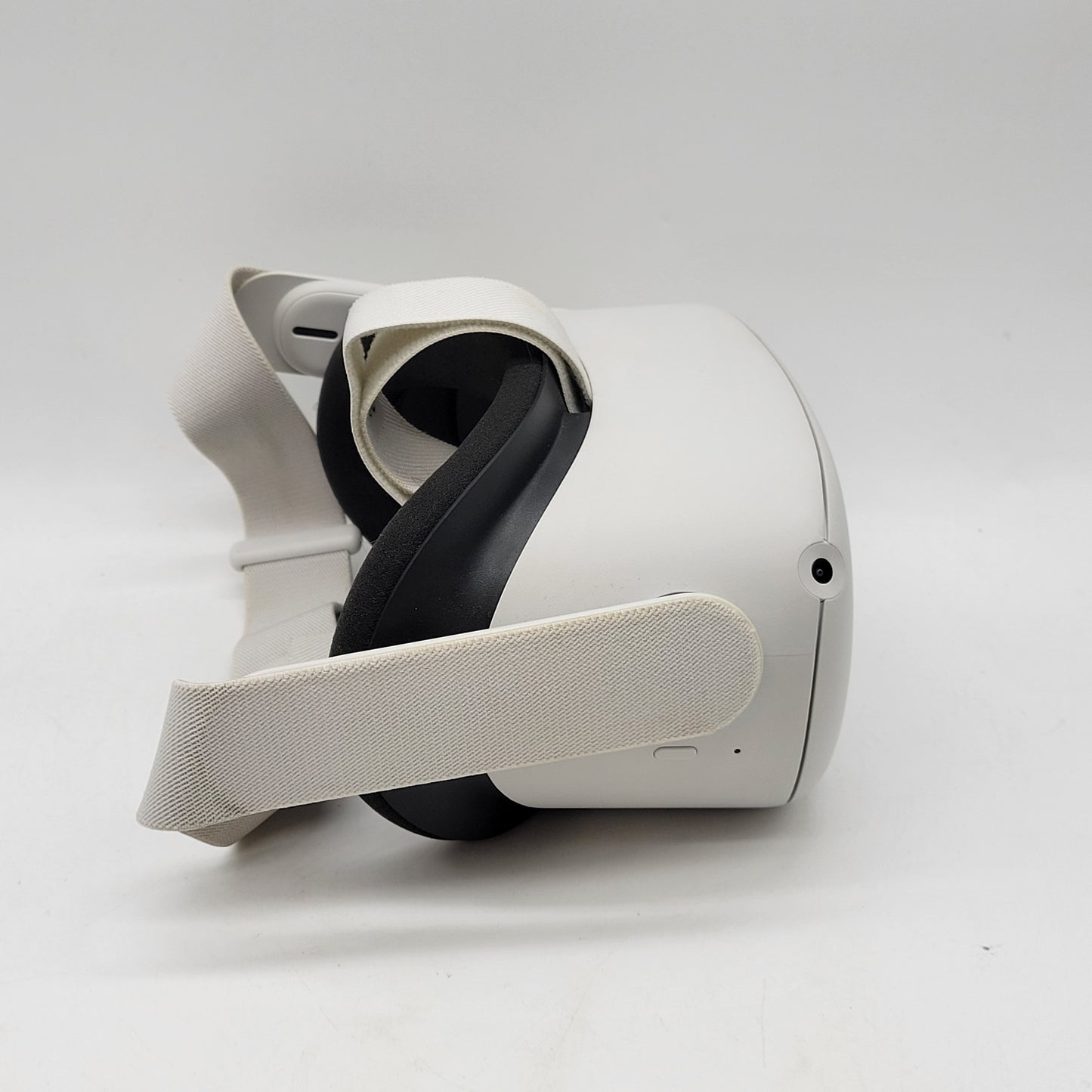 Meta Quest 2 128GB Standalone All-in-One VR Headset KW49CM