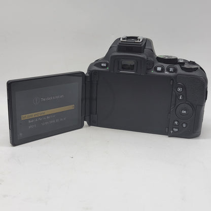 Nikon D5600 24.2MP Digital SLR DSLR Camera 68 Shutter Count With Lens