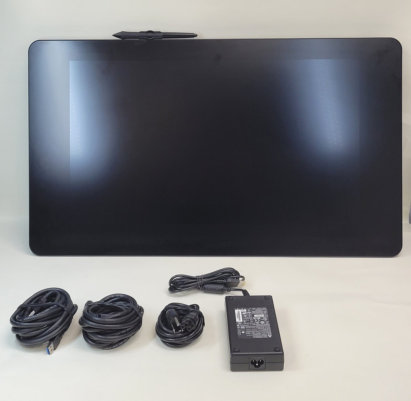 Wacom  Cintiq Pro 24 LCD Drawing Tablet DTK-2420 Read