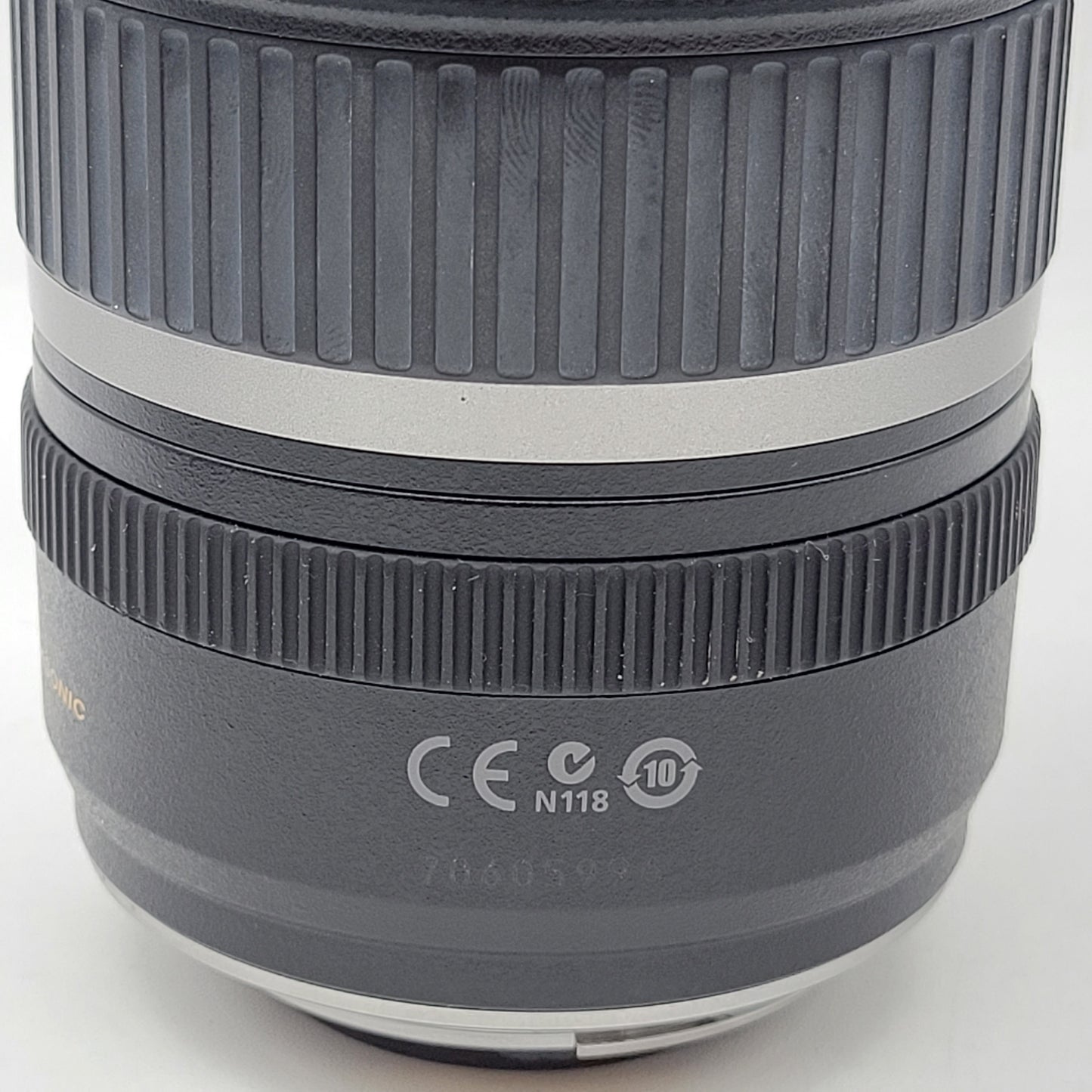 Canon EF-S Ultrasonic 10-22mm f/3.5-4.5 USM Auto & Manual Lens