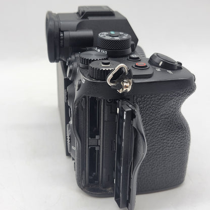 Sony Alpha A7R V 61MP Full-Frame Mirrorless Digital Camera 766601 Shutter Count